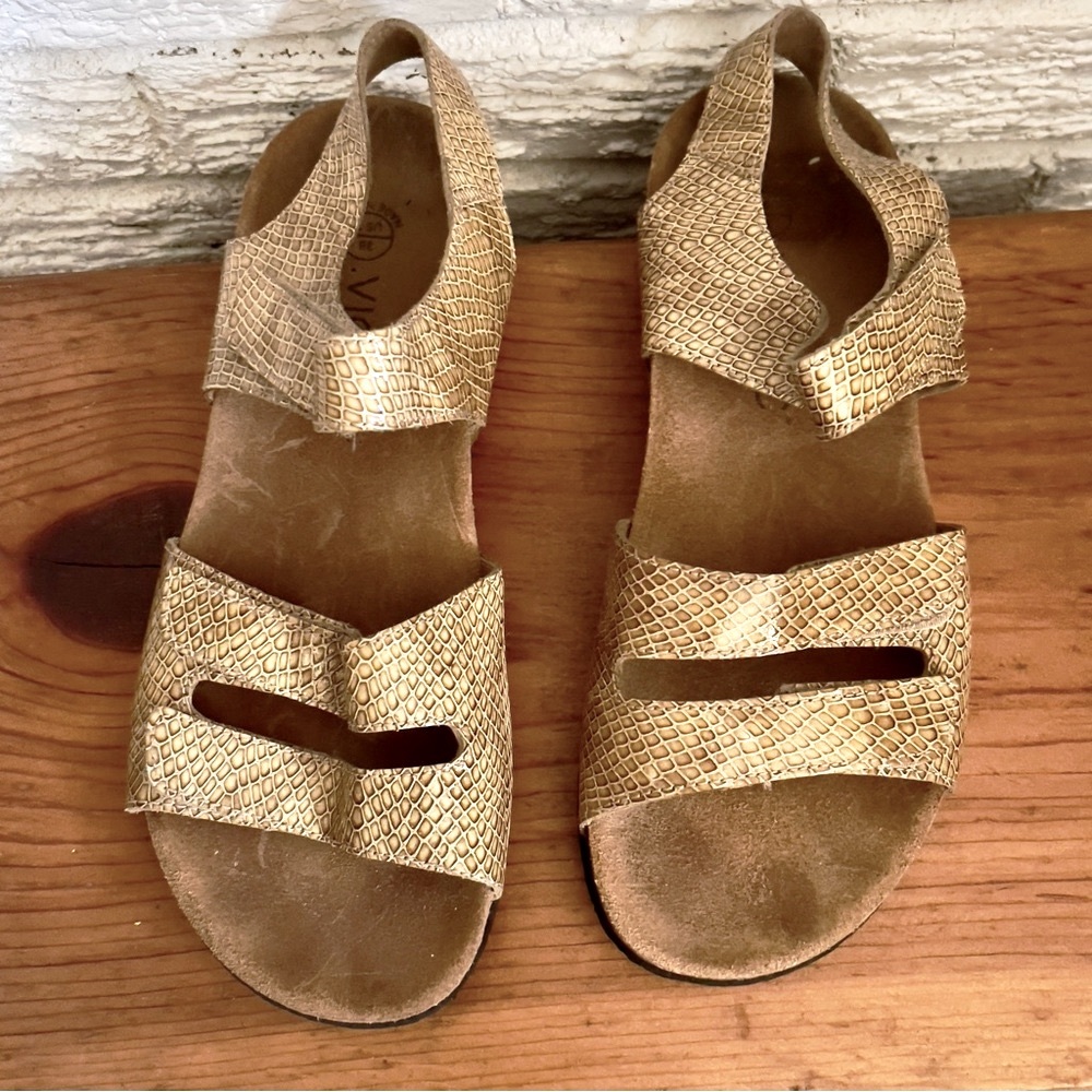 Vionic Valencia Tan Crocodile Snake Print Comfort Sandal